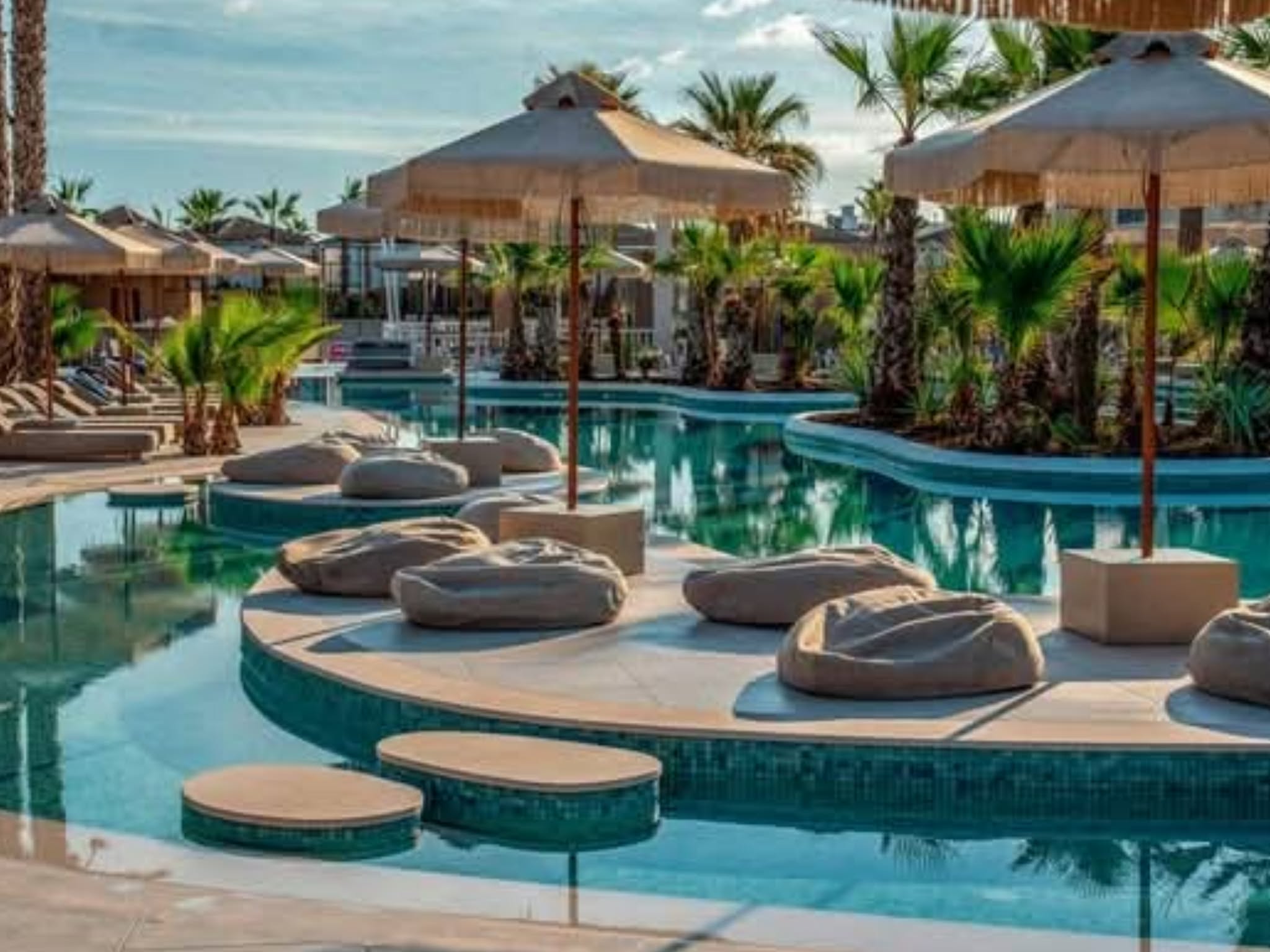 Luxury 5* All Inclusive Holiday w/Swim Up Room