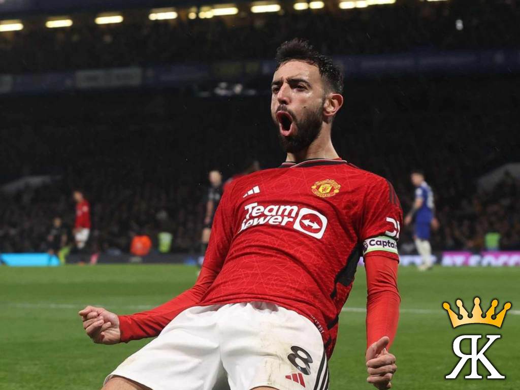 Manchester United v Aston Villa Matchday Package & £500